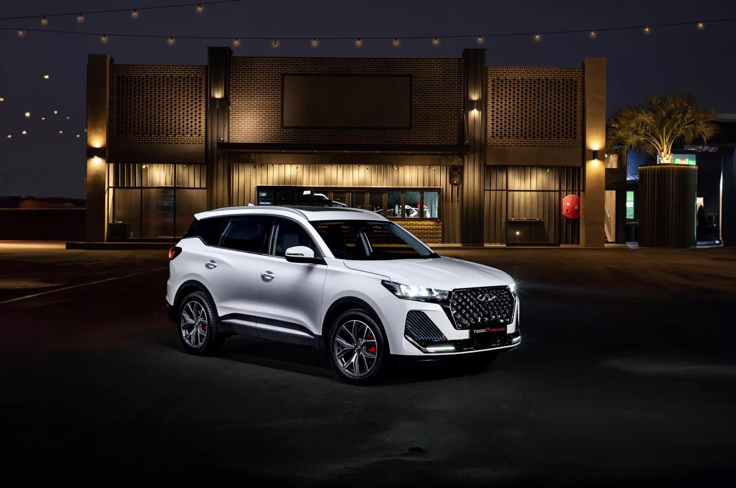 The New TIGGO 7 Pro Max is built for all adventures with an advanced all-wheel drive system offering 6 intelligent driving modes: Eco, Normal, Sport, Snow, Muddy and Off-Road.